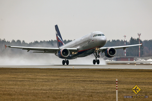 Airbus A320-214